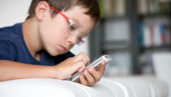 Tablet ve cep telefonlarının çocuklara verdiği zararlar...